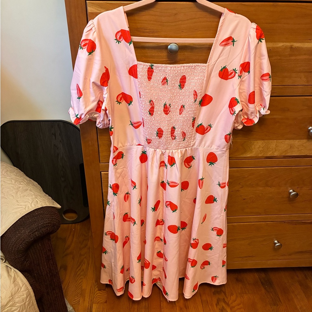 Chic Pink Strawberry Print Midi Dress - Picture 3 of 4
